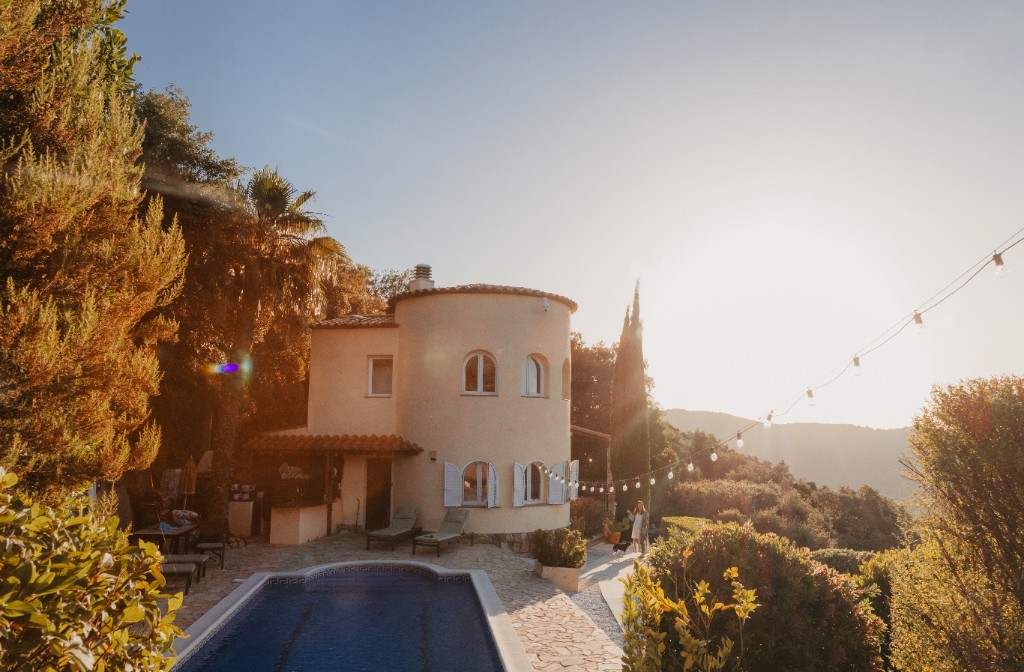 Retreat villa and pool in the Gavarres Mountains